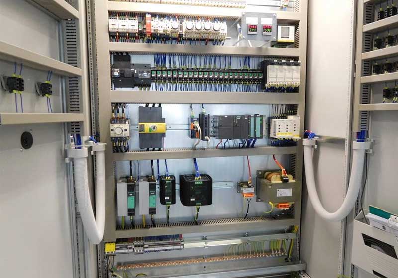 طراحی و مونتاژ تابلو برق